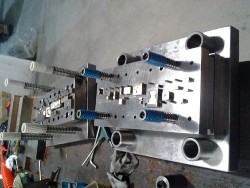 东阳模具制造-12