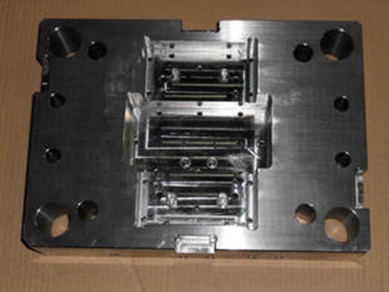 东阳精密塑料模-06